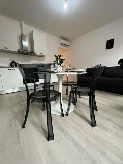 History Luxury Central Apartment By Revenue House Como Exterior foto