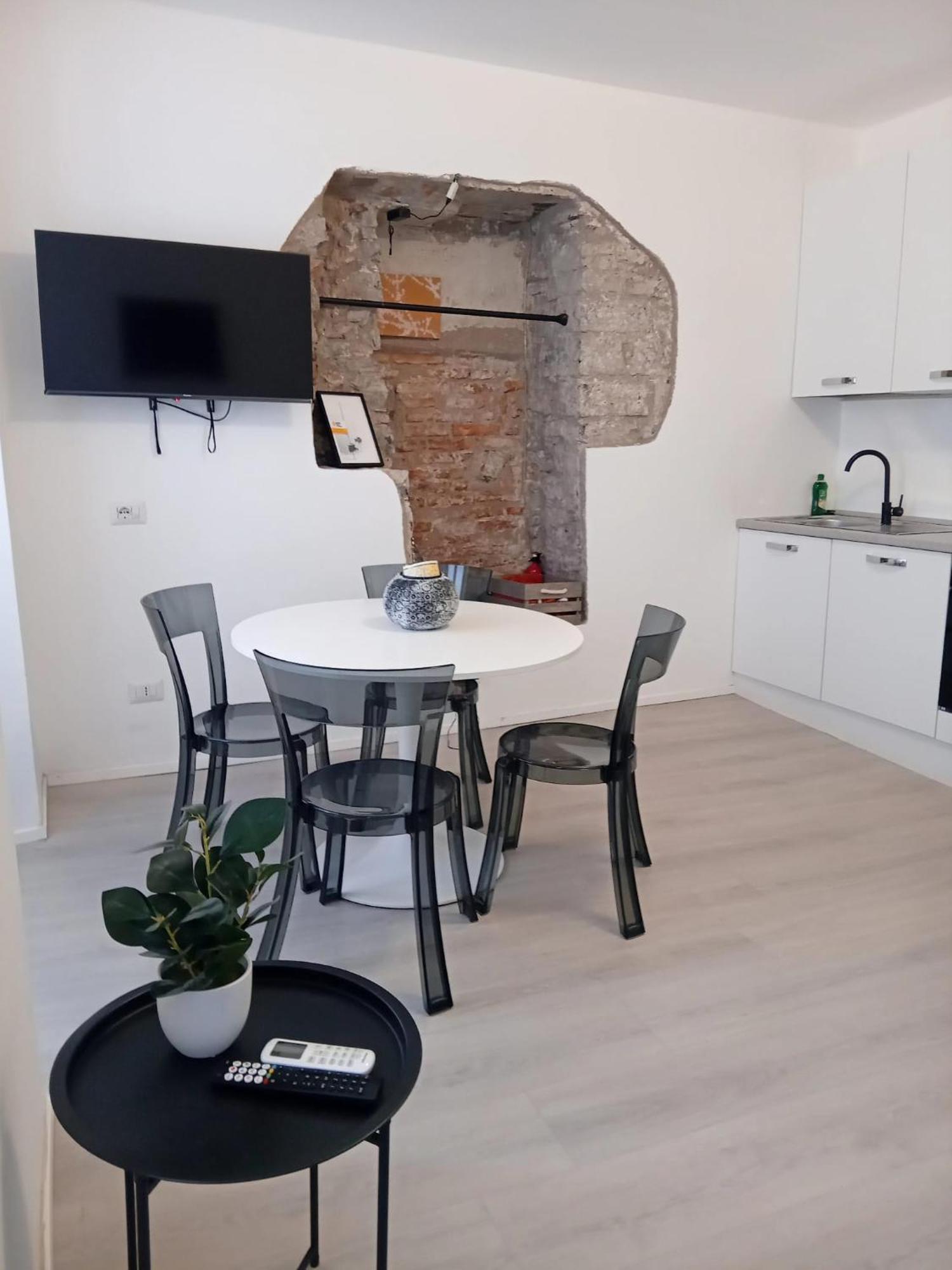 History Luxury Central Apartment By Revenue House Como Exterior foto